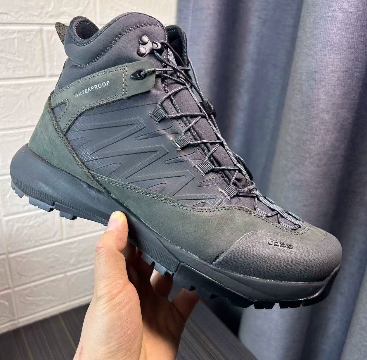 Streetwear Brand - Sepatu Hiking Kulit High Top Pria